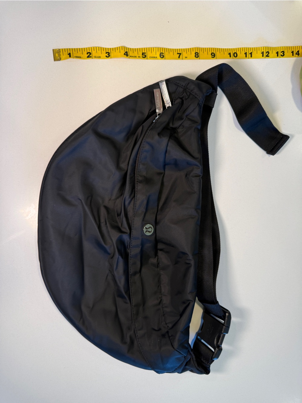 LULULEMON - Classic Belt Bag 3.5L in Black Nylon - Picture 7 of 15